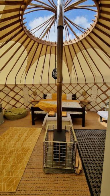 Bronfelen Yurt Hotel Cynghordy Eksteriør billede