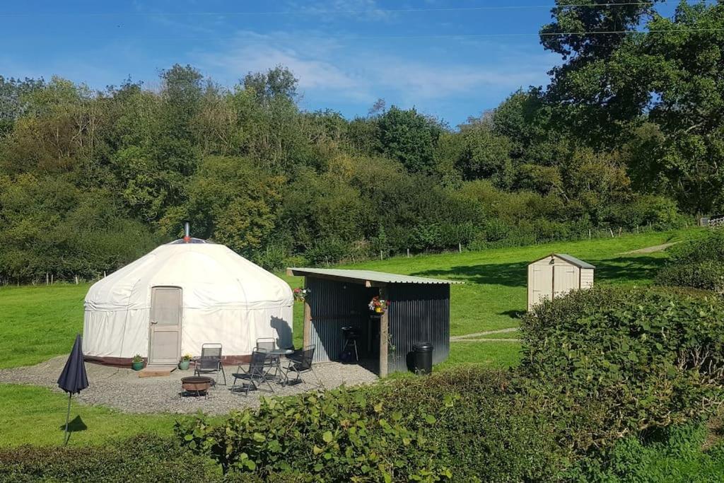 Bronfelen Yurt Hotel Cynghordy Eksteriør billede