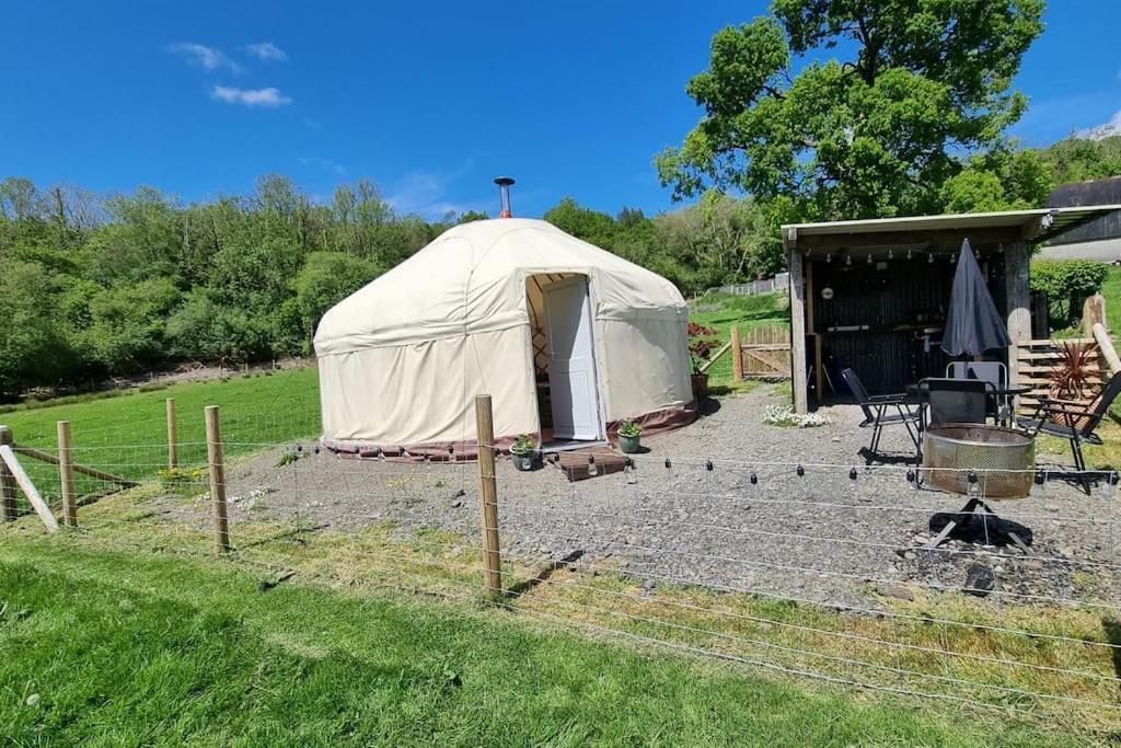Bronfelen Yurt Hotel Cynghordy Eksteriør billede