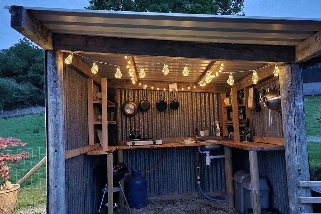 Bronfelen Yurt Hotel Cynghordy Eksteriør billede