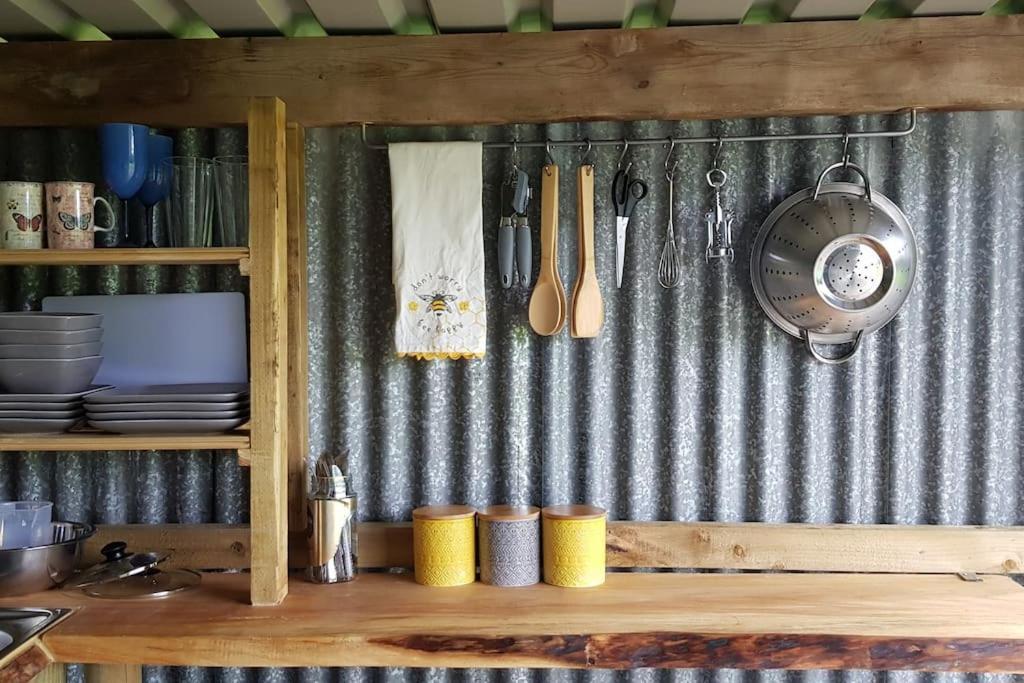 Bronfelen Yurt Hotel Cynghordy Eksteriør billede