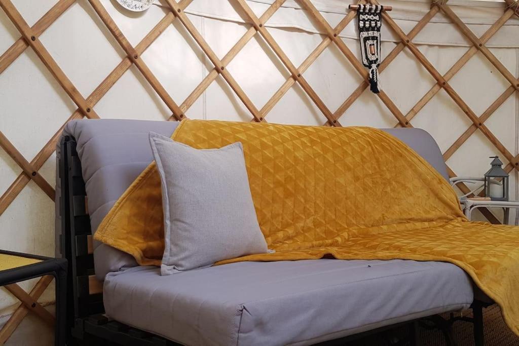 Bronfelen Yurt Hotel Cynghordy Eksteriør billede