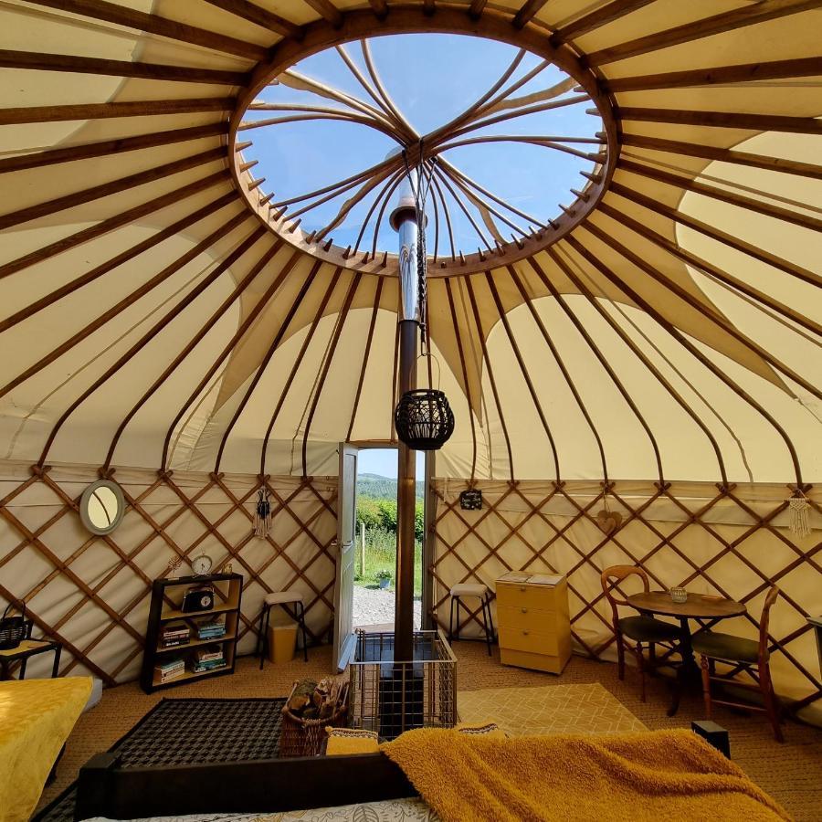 Bronfelen Yurt Hotel Cynghordy Eksteriør billede