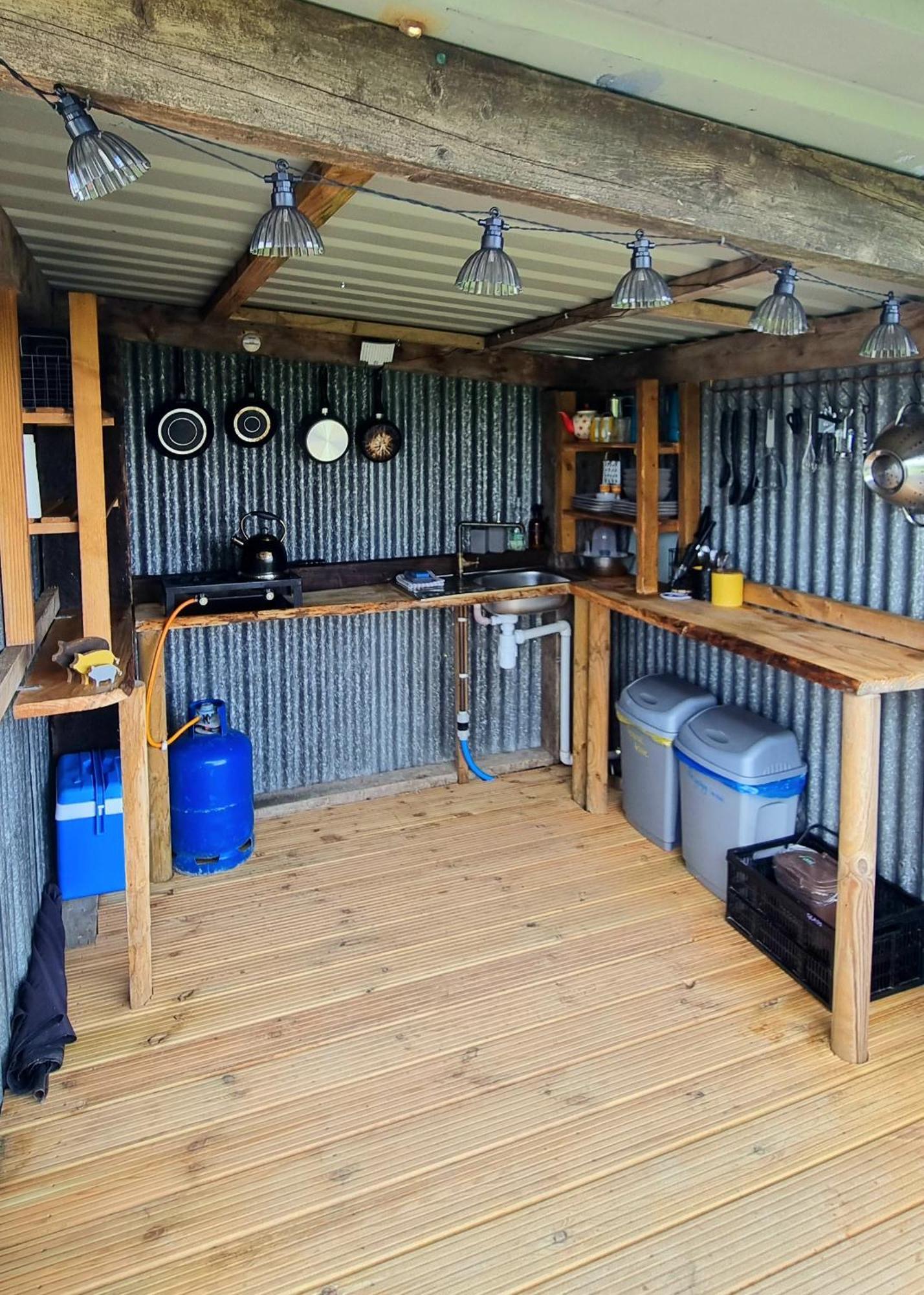 Bronfelen Yurt Hotel Cynghordy Eksteriør billede